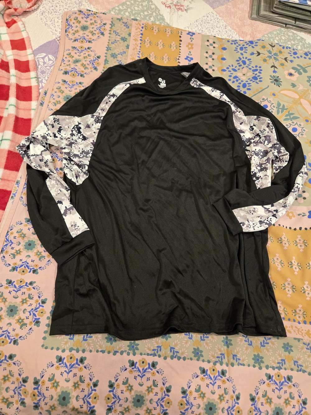 Badger Men's Black Long-Sleeve Athletic Shirt with Gray Digital Camo Accents